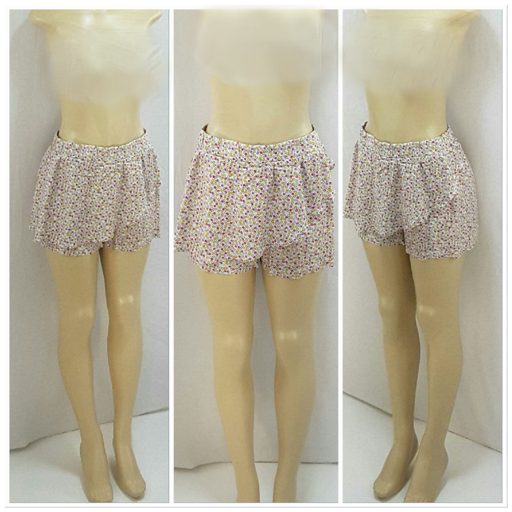 Faux Ruffled Skort / Shorts, size Medium - Picture 6 of 8